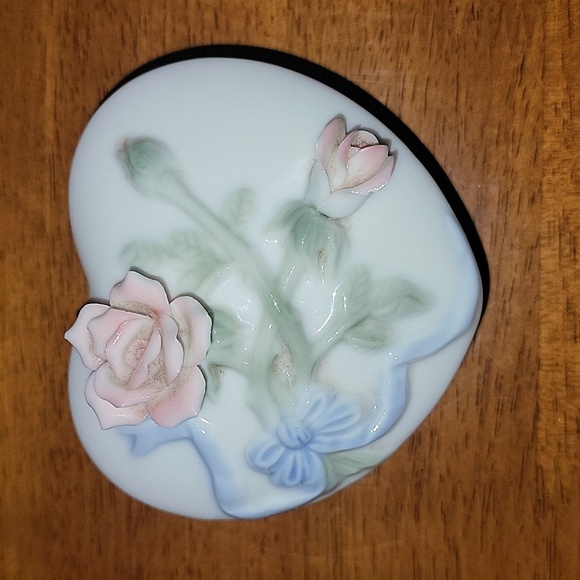 Vintage Heritage House Melodies Trinket Box - Picture 1 of 5